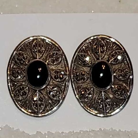 None Jewelry - Vintage Sterling Silver and Black Stone Oval Earrings With Intricate Detail